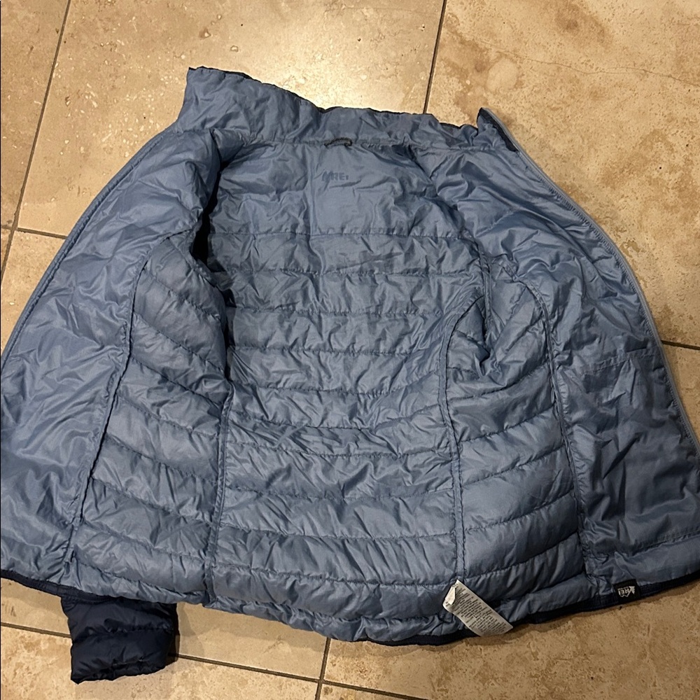 REI Women's Navy Puffer Jacket - Picture 6 of 6